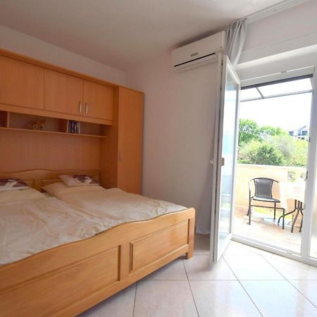 Apartments Josipa Малинска Экстерьер фото