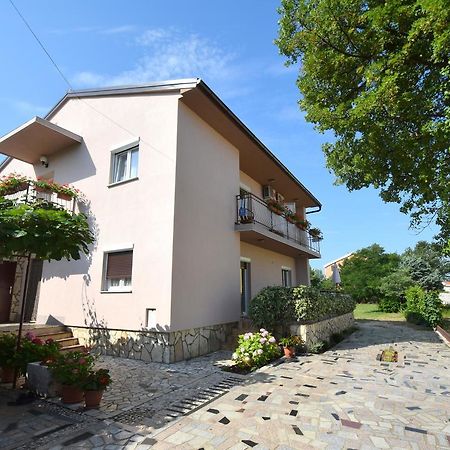 Apartments Josipa Малинска Экстерьер фото