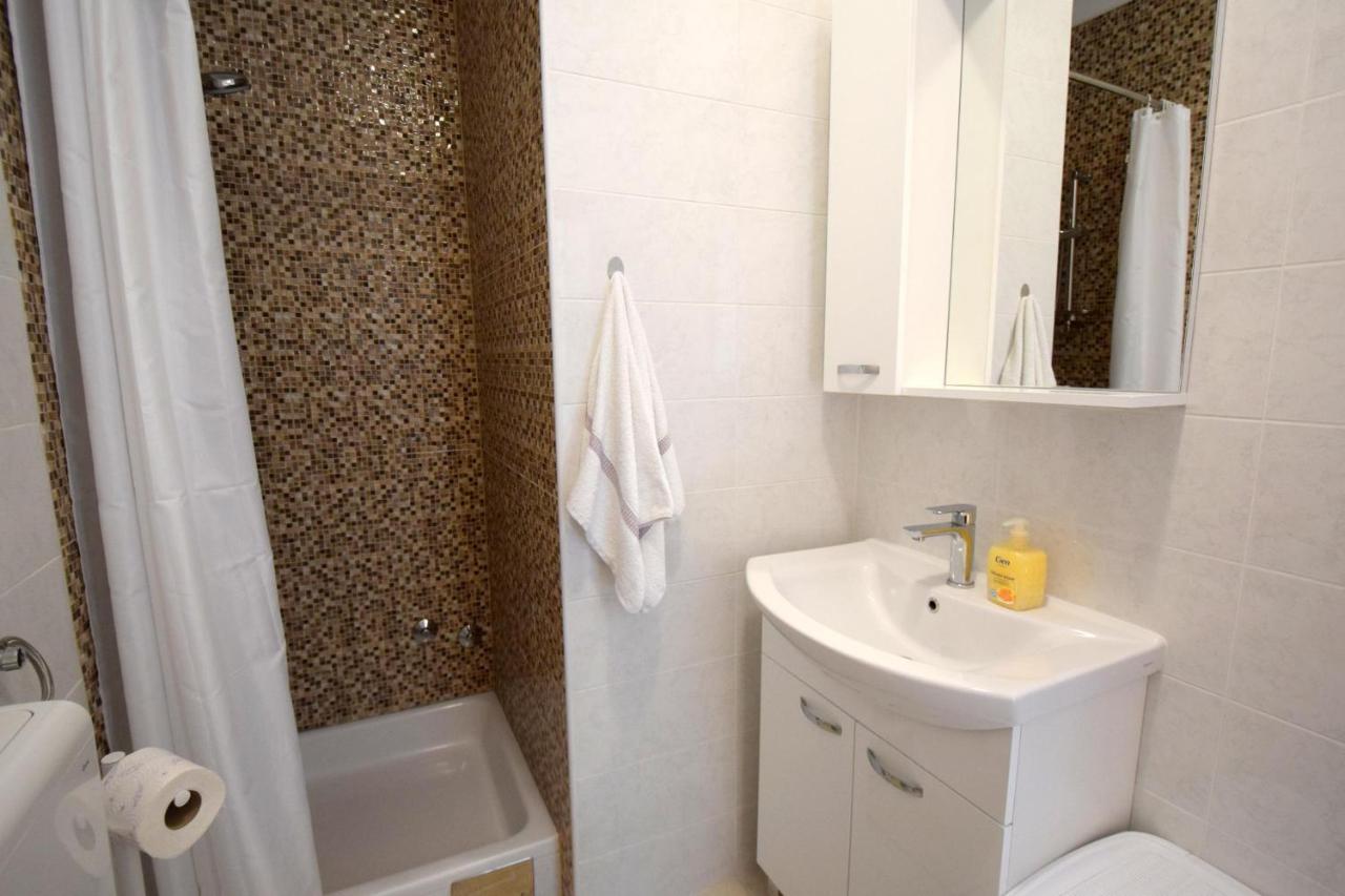 Apartments Josipa Малинска Экстерьер фото