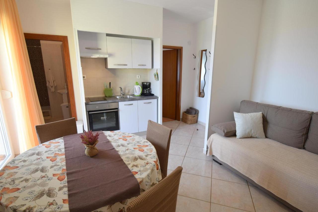 Apartments Josipa Малинска Экстерьер фото