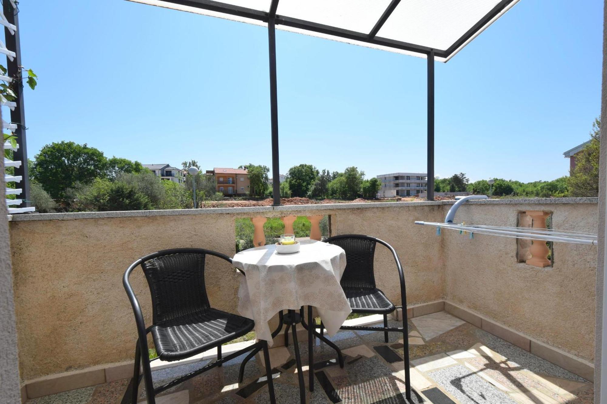Apartments Josipa Малинска Экстерьер фото