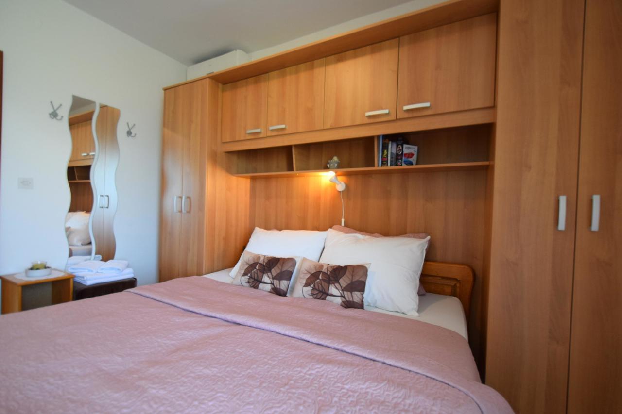 Apartments Josipa Малинска Экстерьер фото