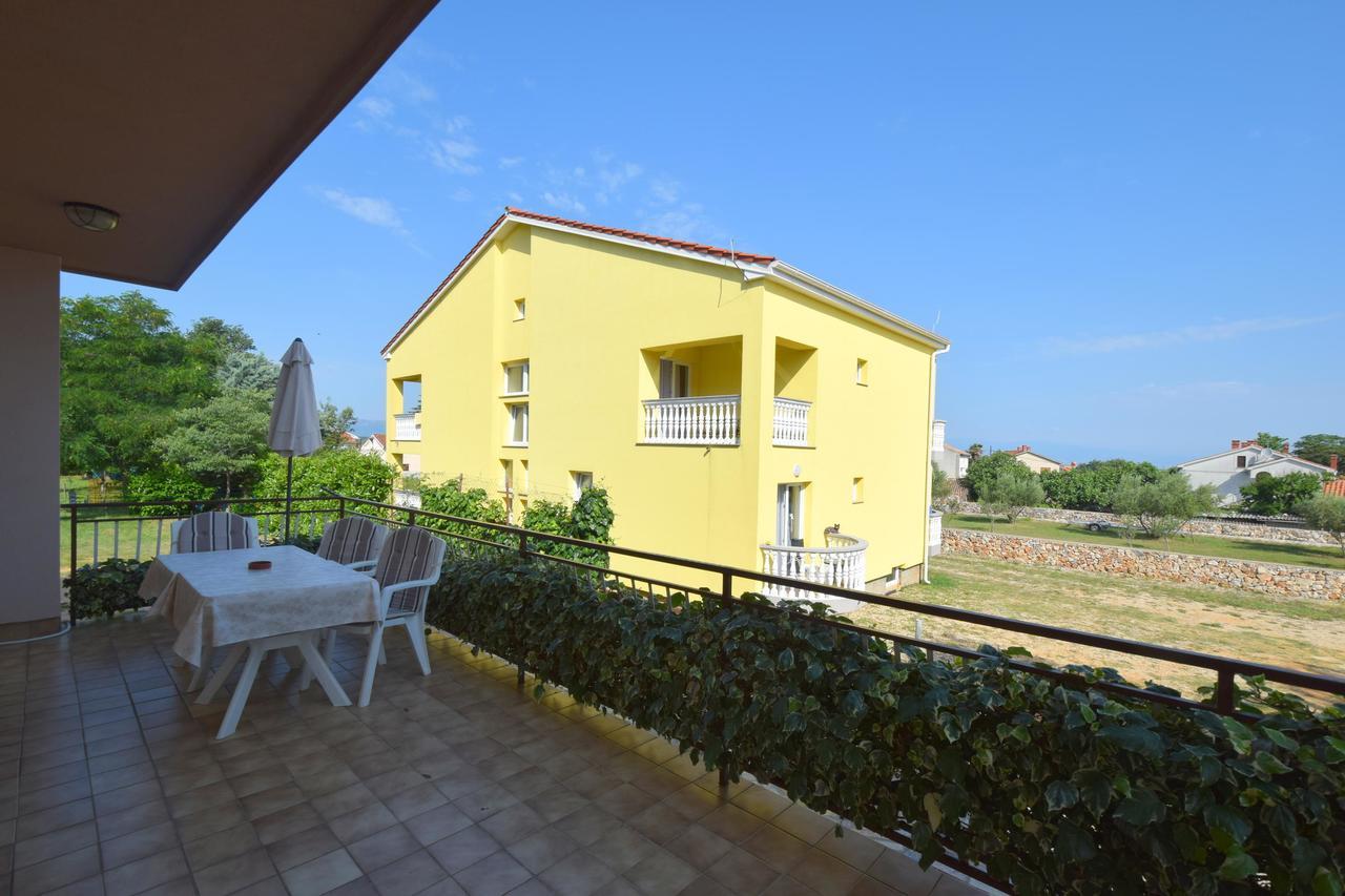 Apartments Josipa Малинска Экстерьер фото