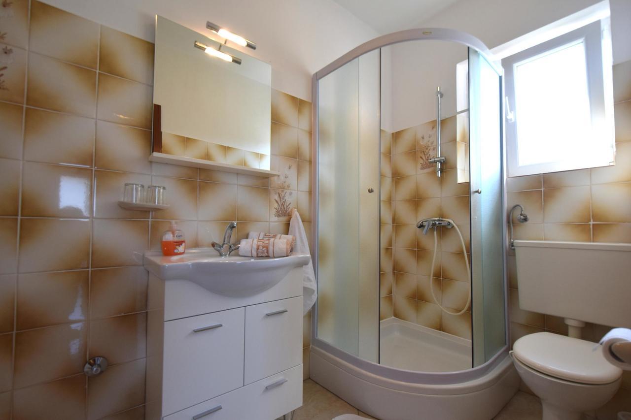 Apartments Josipa Малинска Экстерьер фото