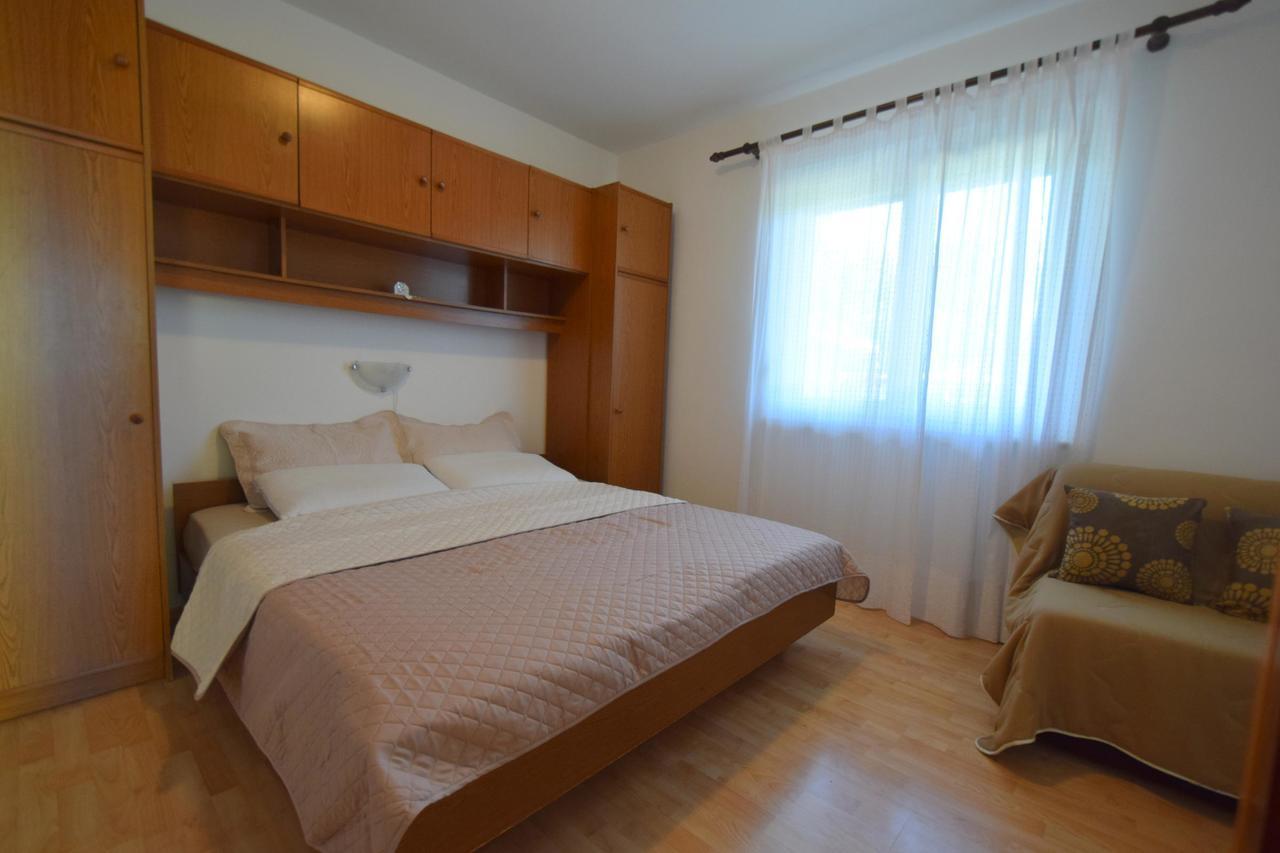 Apartments Josipa Малинска Экстерьер фото