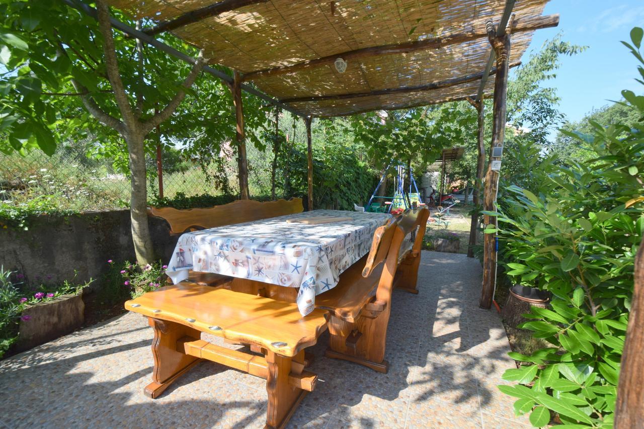 Apartments Josipa Малинска Экстерьер фото