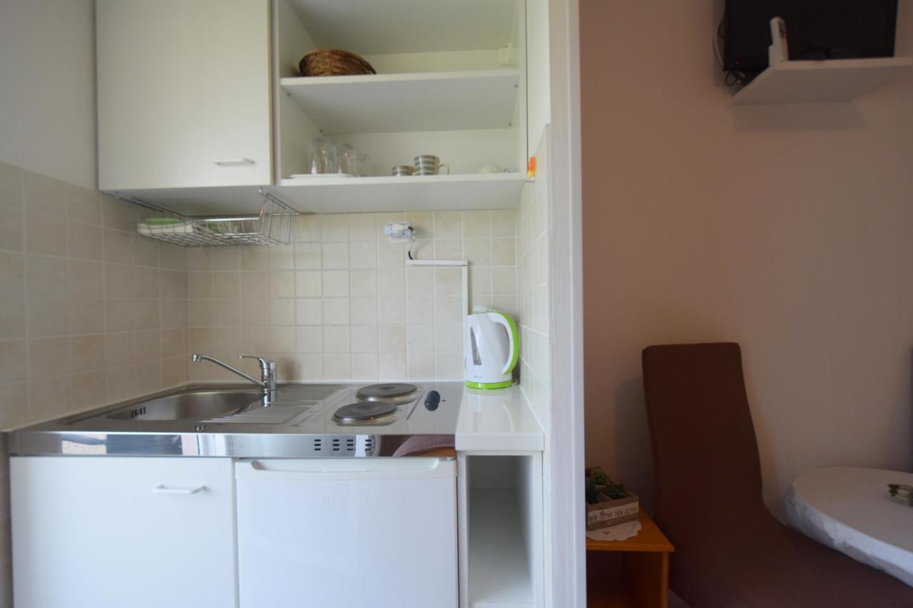 Apartments Josipa Малинска Экстерьер фото