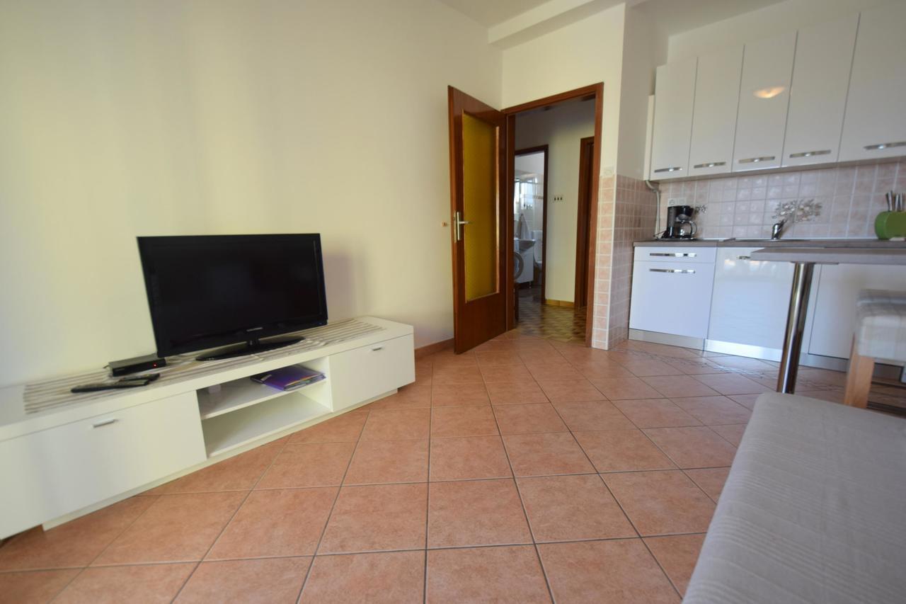 Apartments Josipa Малинска Экстерьер фото