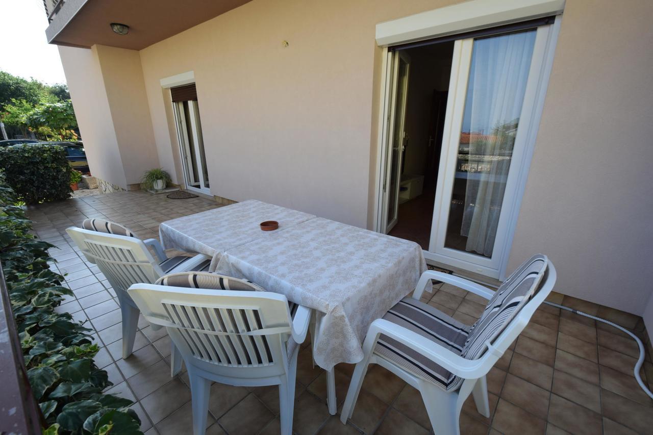 Apartments Josipa Малинска Экстерьер фото