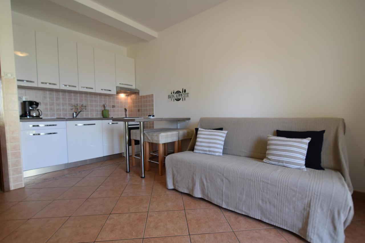 Apartments Josipa Малинска Экстерьер фото