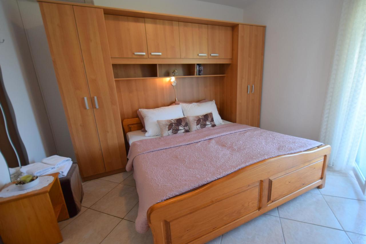 Apartments Josipa Малинска Экстерьер фото