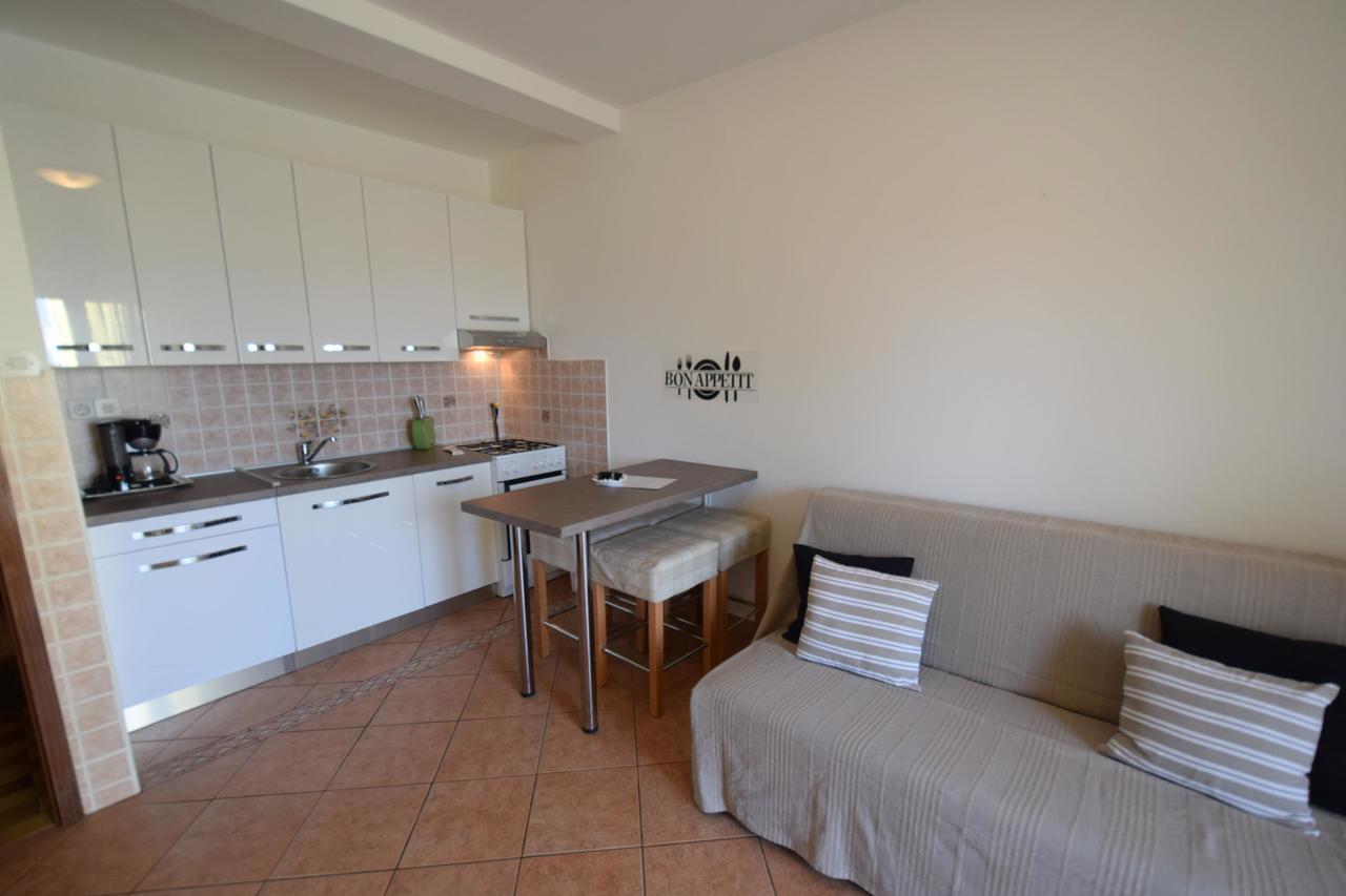 Apartments Josipa Малинска Экстерьер фото